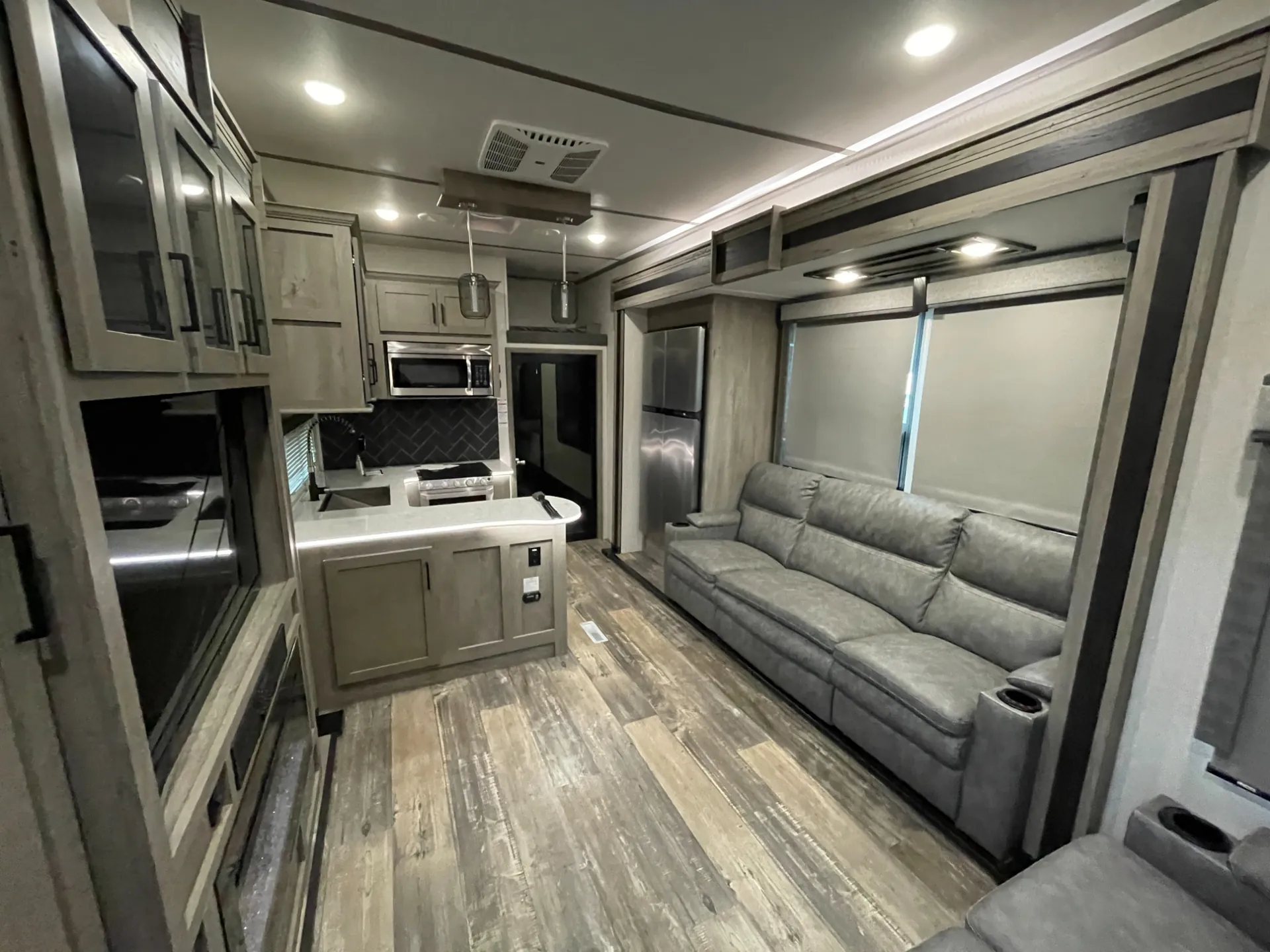 2020 Keystone Raptor 423 - Photo 2