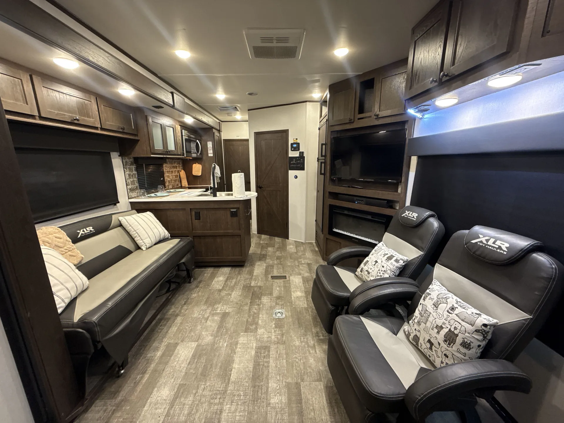 2022 Forest River XLR Hyperlite 3016 — living area main