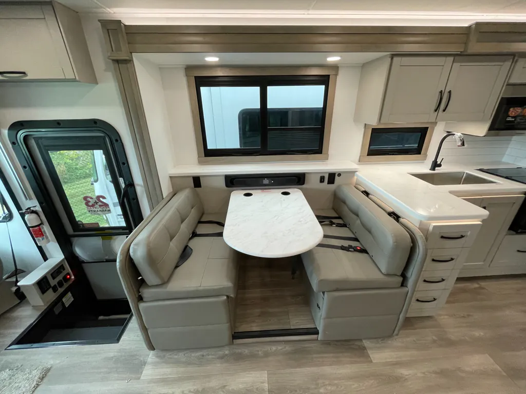 2027 Entegra Coach Vision XL 36C, Photos photo 7