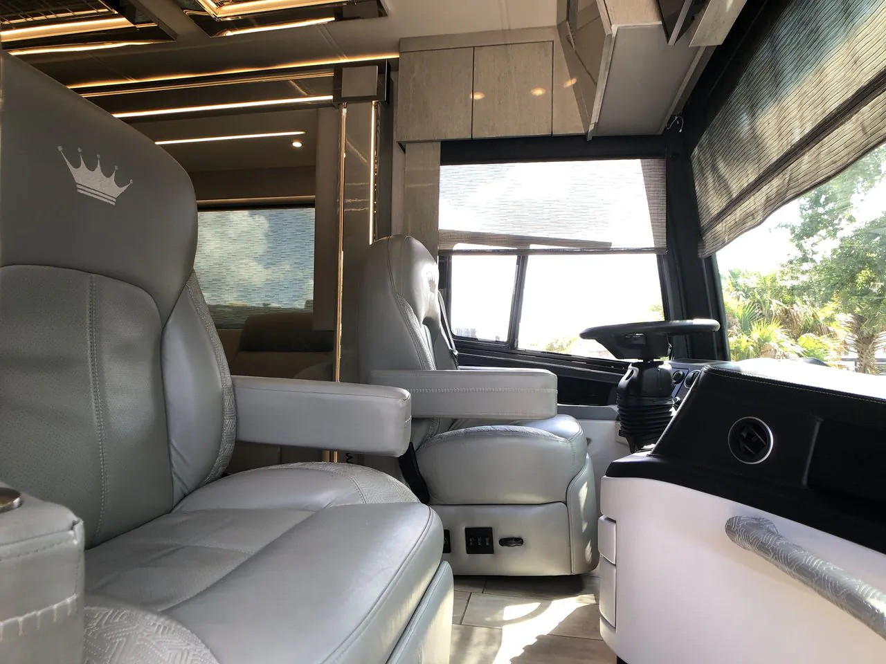 2021 Newmar King Aire 4531 - Photo 4