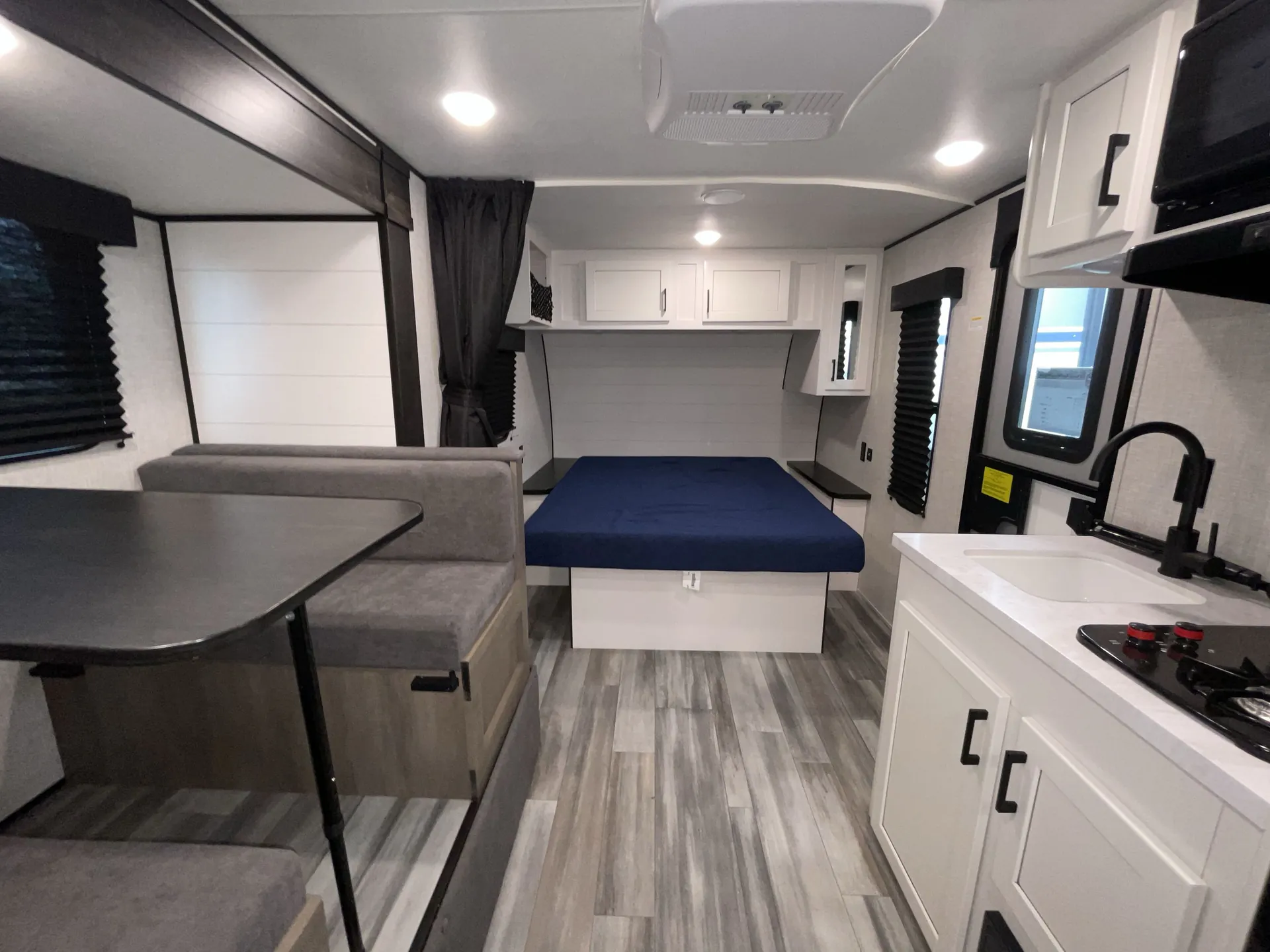 2024 Jayco Jay Flight SLX 183RBW — living area main