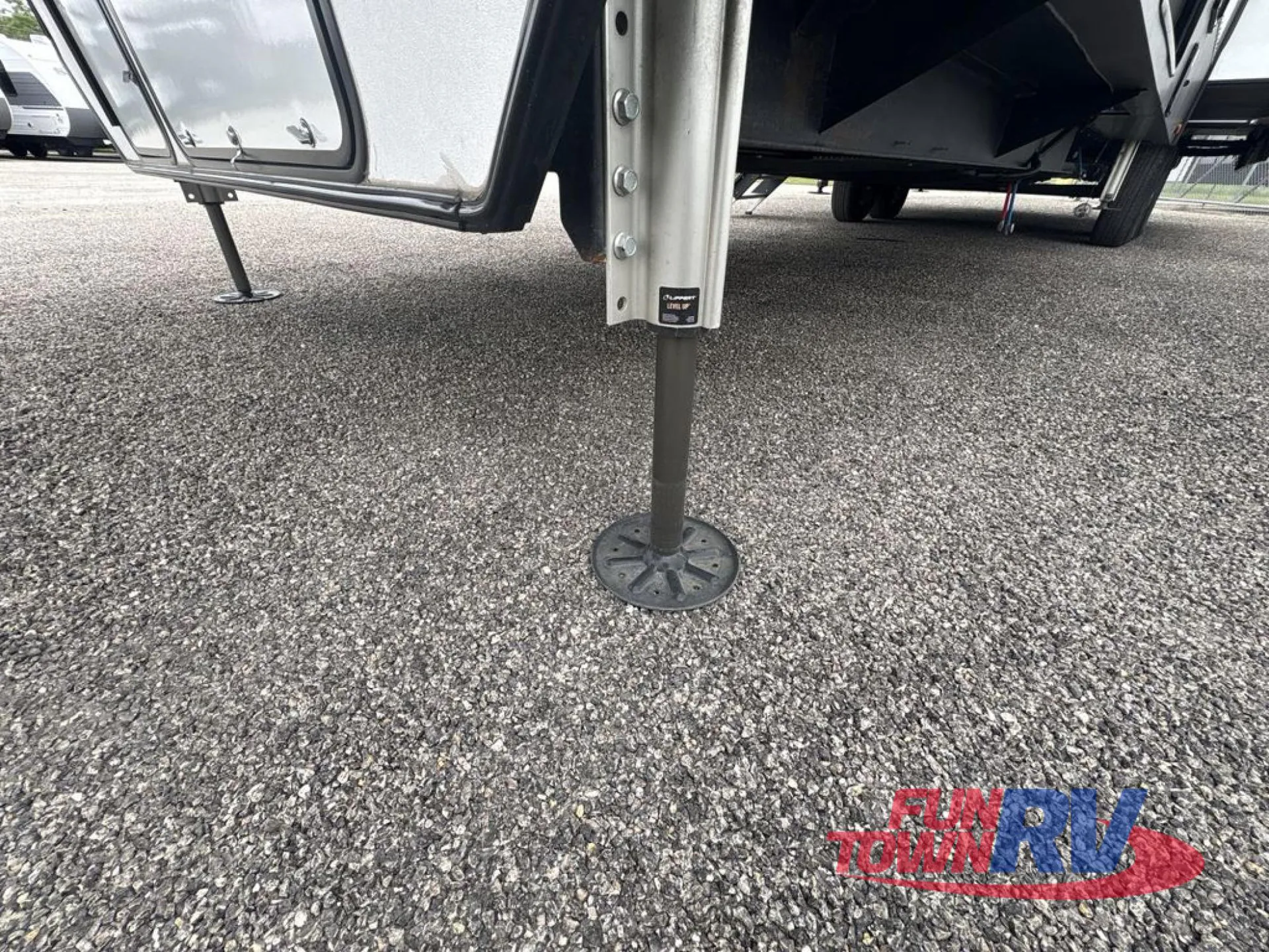 2025 Heartland Bighorn 391MFB - Photo 4