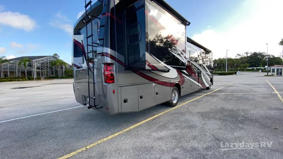 2023 Thor Motor Coach Miramar 36.1 - Photo 4