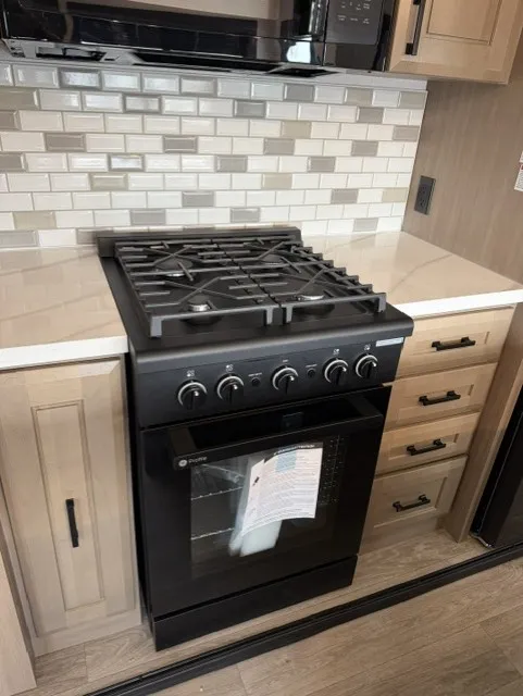 2027 Highland Ridge 3X 390TBS, Photos photo 28