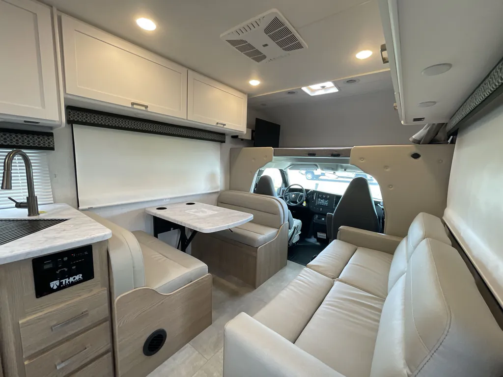 2026 Thor Motor Coach Freedom Elite 28HZ, Photos photo 2