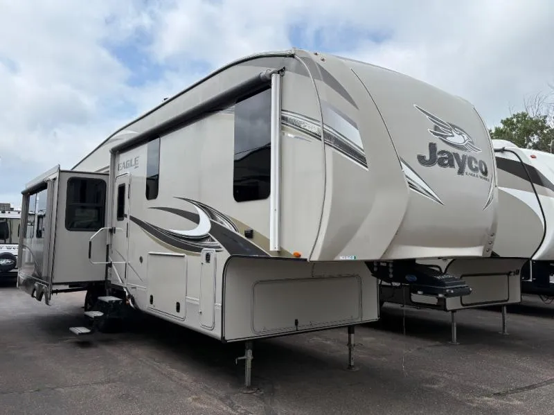 2018 Jayco Eagle 321RSTS - Photo 2