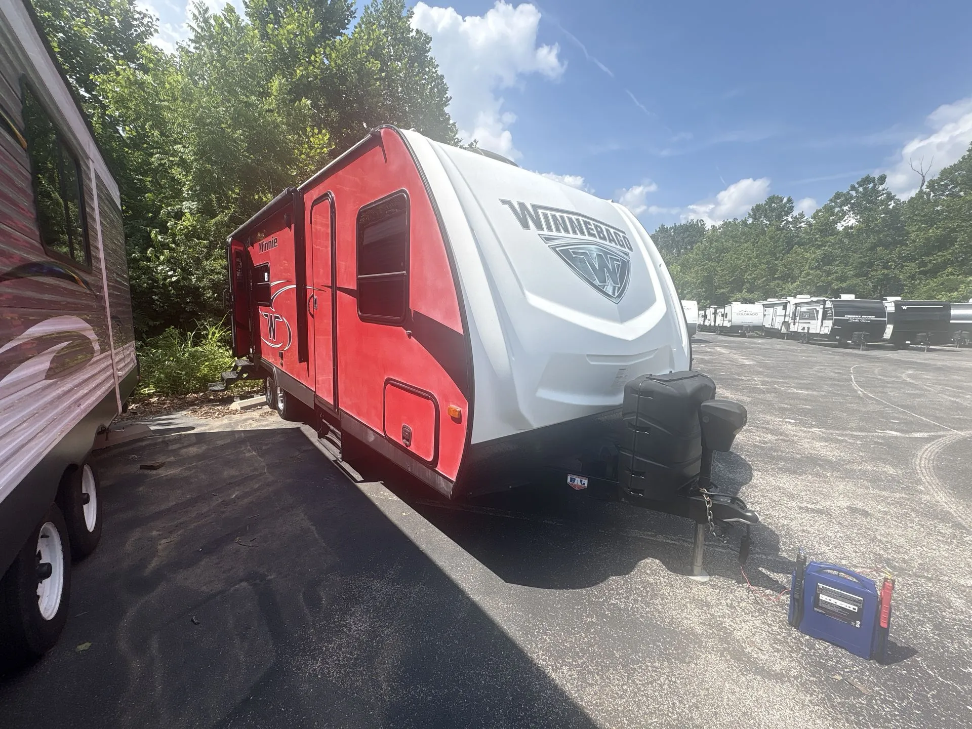 2019 Winnebago Minnie 2401RG - Photo 2