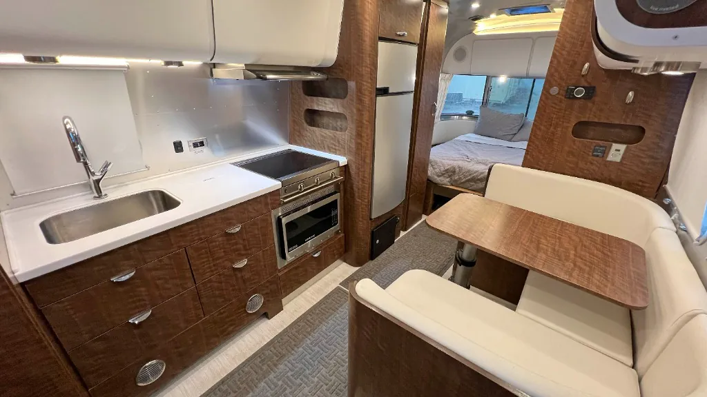 2020 Airstream Globetrotter 23FB - Photo 4