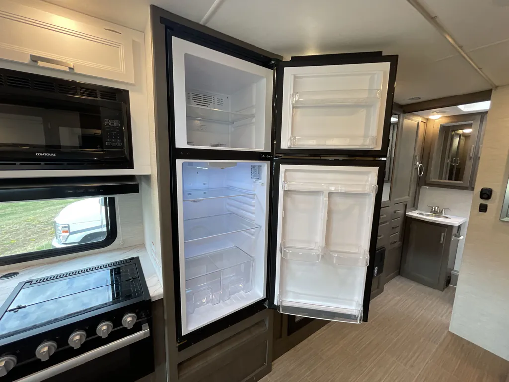 2025 Thor Motor Coach Freedom Elite 27HE, Photos photo 9