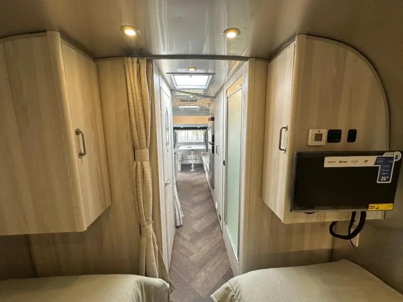 2026 Airstream International 27FB - Photo 3