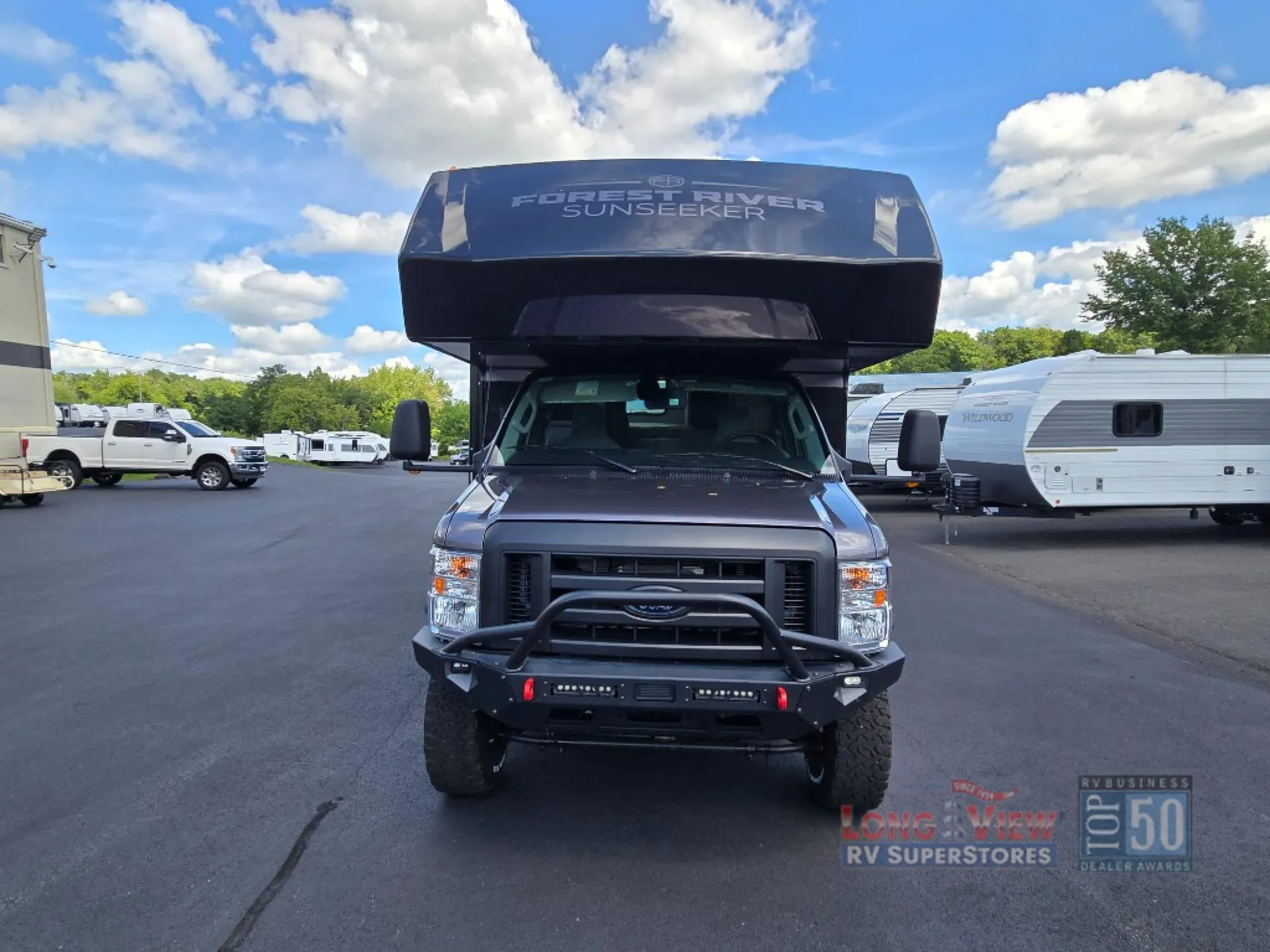2027 Forest River Sunseeker 23504X4 - Photo 3