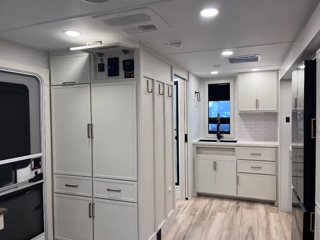 2026 Brinkley Model I 235, Photos photo 9