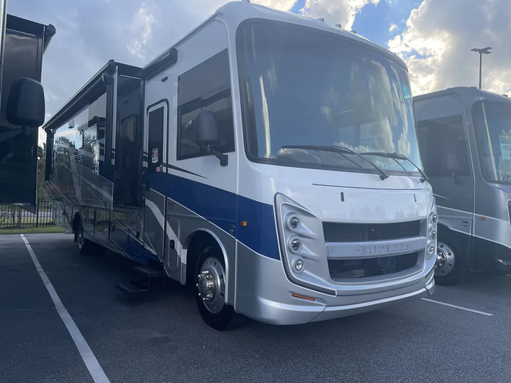 2027 Entegra Coach Vision XL 36C, Photos photo 5
