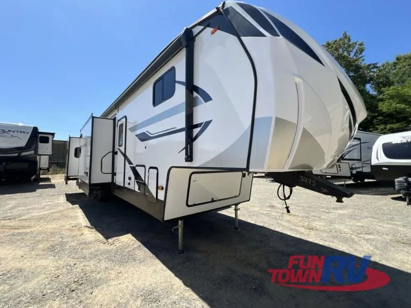 2025 Coachmen Chaparral 381DBL - Photo 2