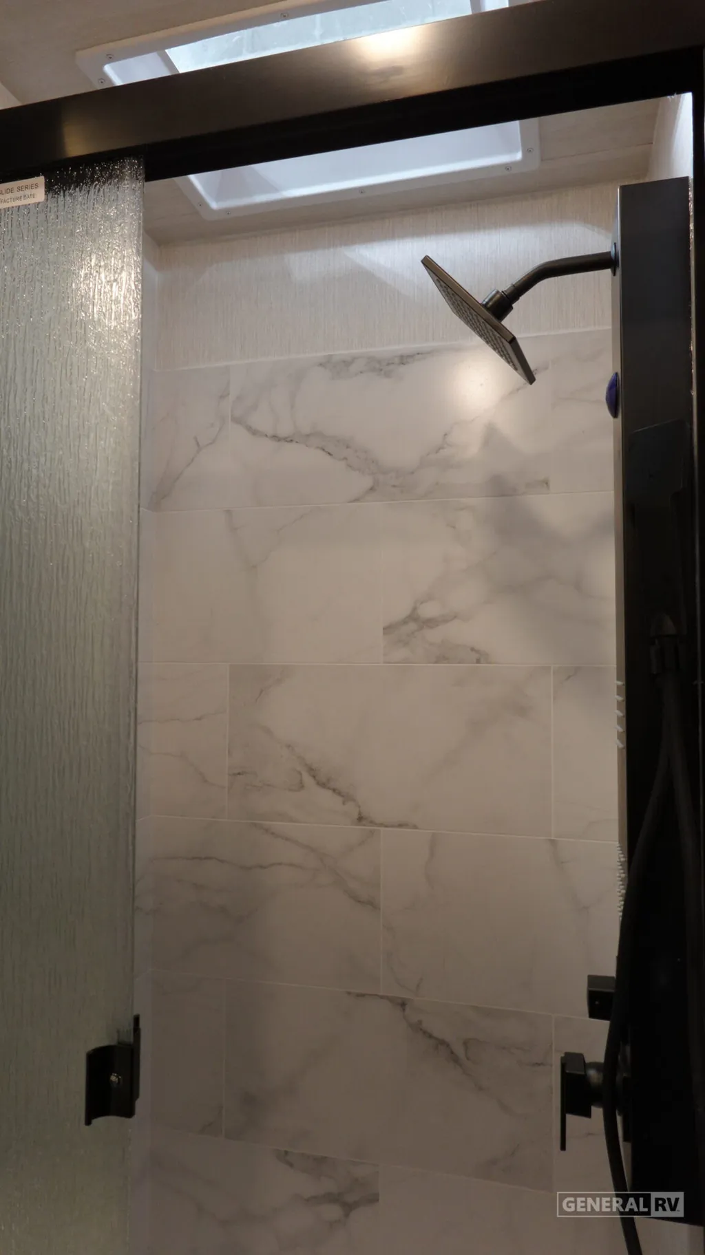 2027 Nexus Ghost 33DS, Photos photo 24