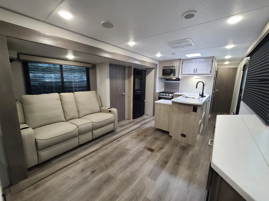 2026 Coachmen Catalina Legacy Edition 283RNR, Photos photo 10