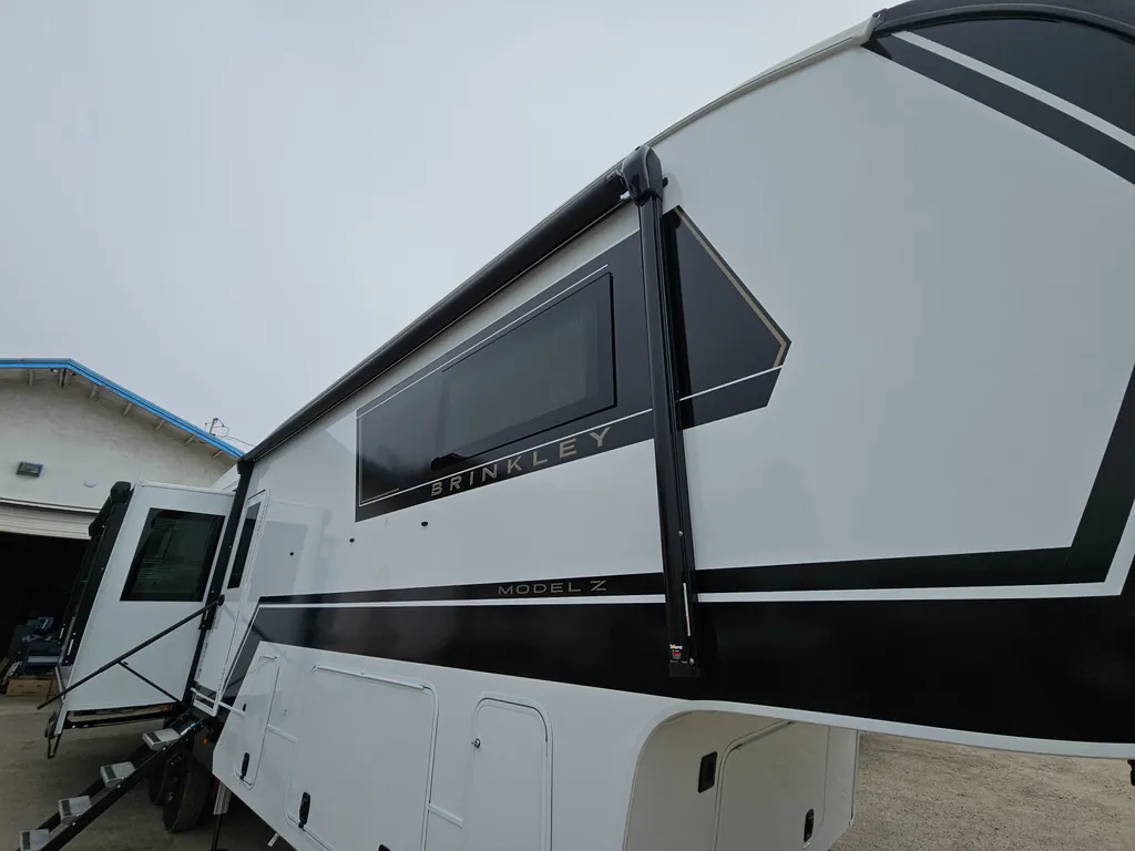 2026 Brinkley Model Z 3600, Photos photo 57