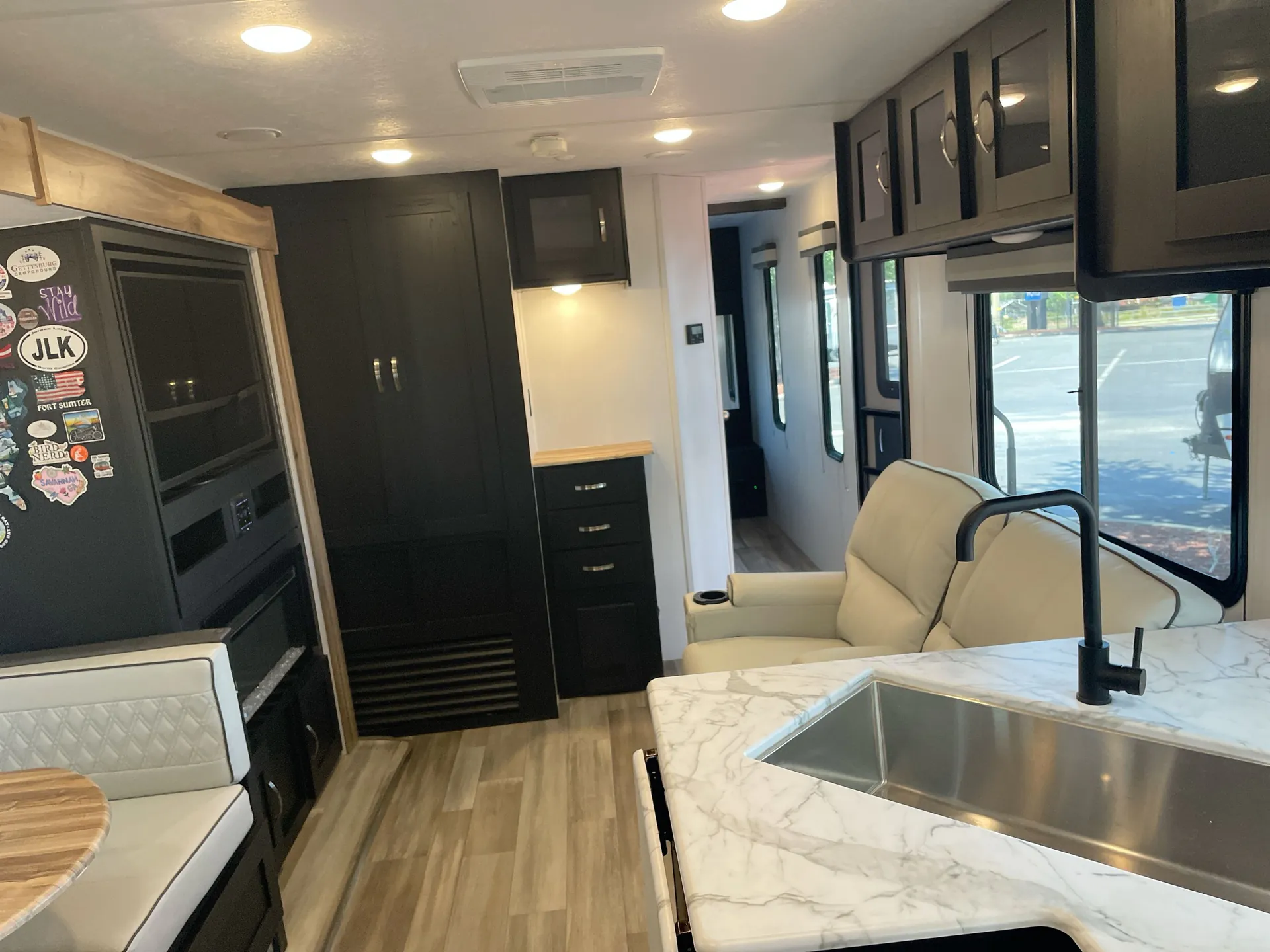 2023 Coachmen Freedom Express Ultra Lite 274RKS — living area main