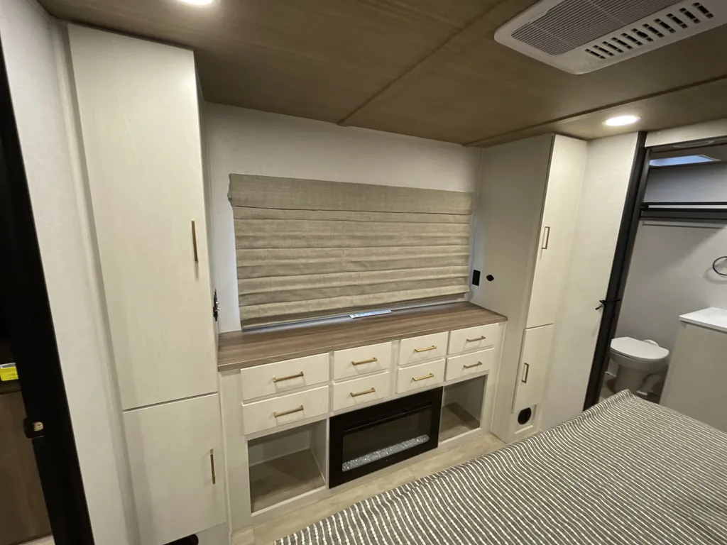 2026 Forest River Vibe Extreme Lite 2500FIK, Photos photo 16