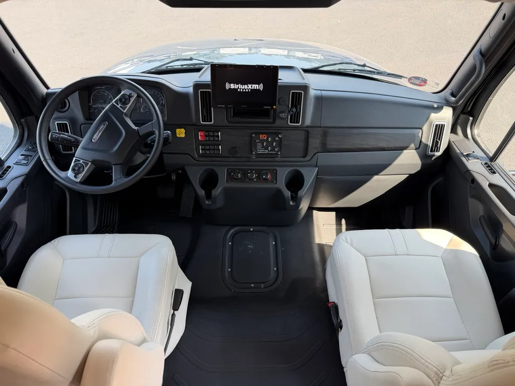 2026 Entegra Coach Accolade 37K, Photos photo 3