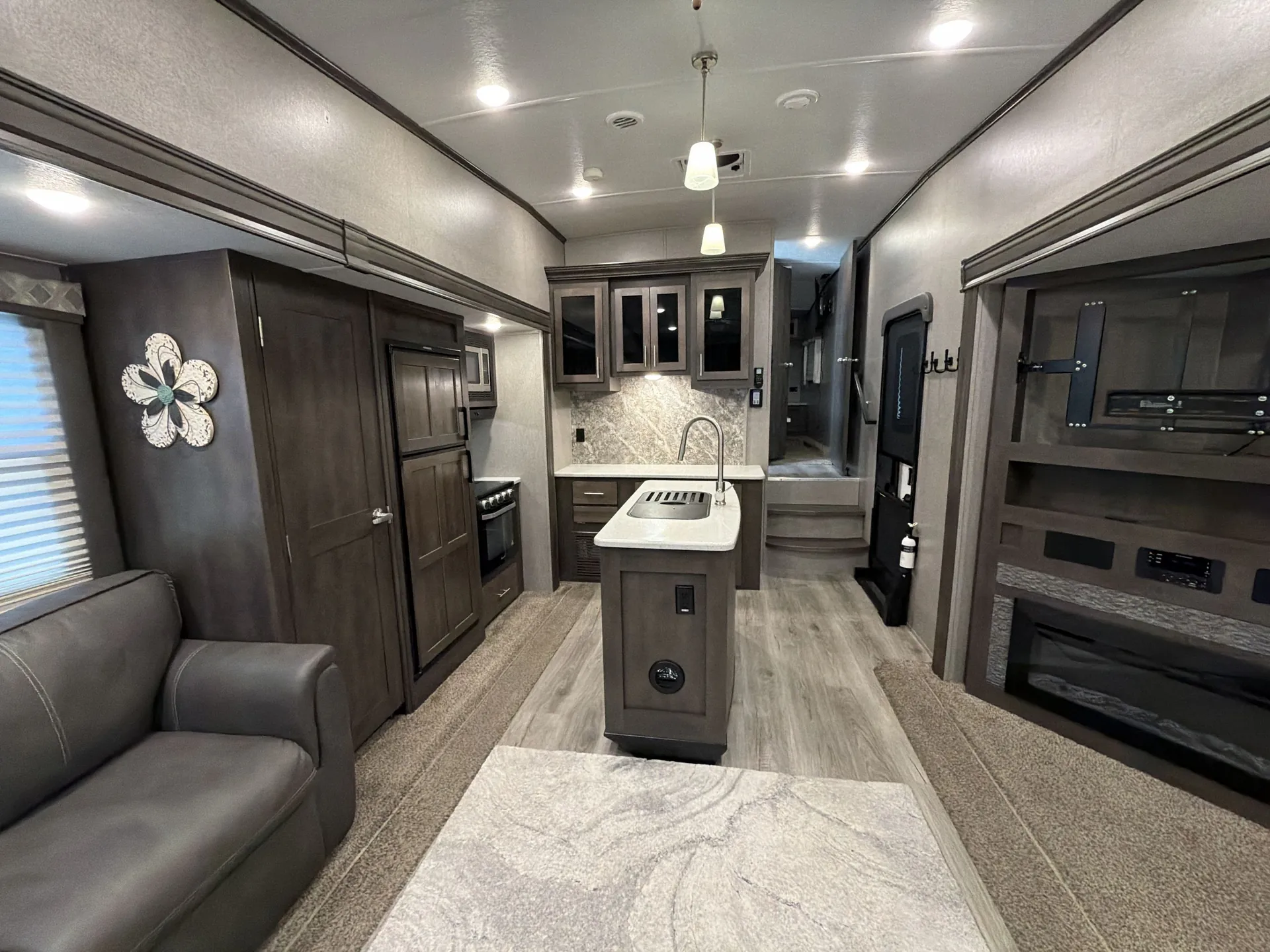 2021 Forest River Flagstaff Super Lite 528IKWS — living area main