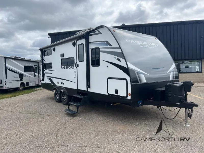 2022 Keystone Passport SL 221BH - Photo 2