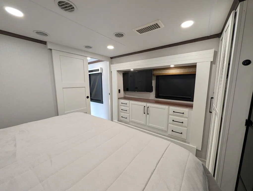 2025 Forest River RiverStone 425FO, Photos photo 43