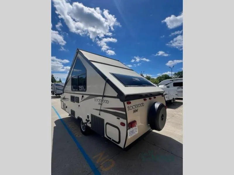 2018 Forest River RV Rockwood Hard Side High Wall Series 213HW - Photo 4