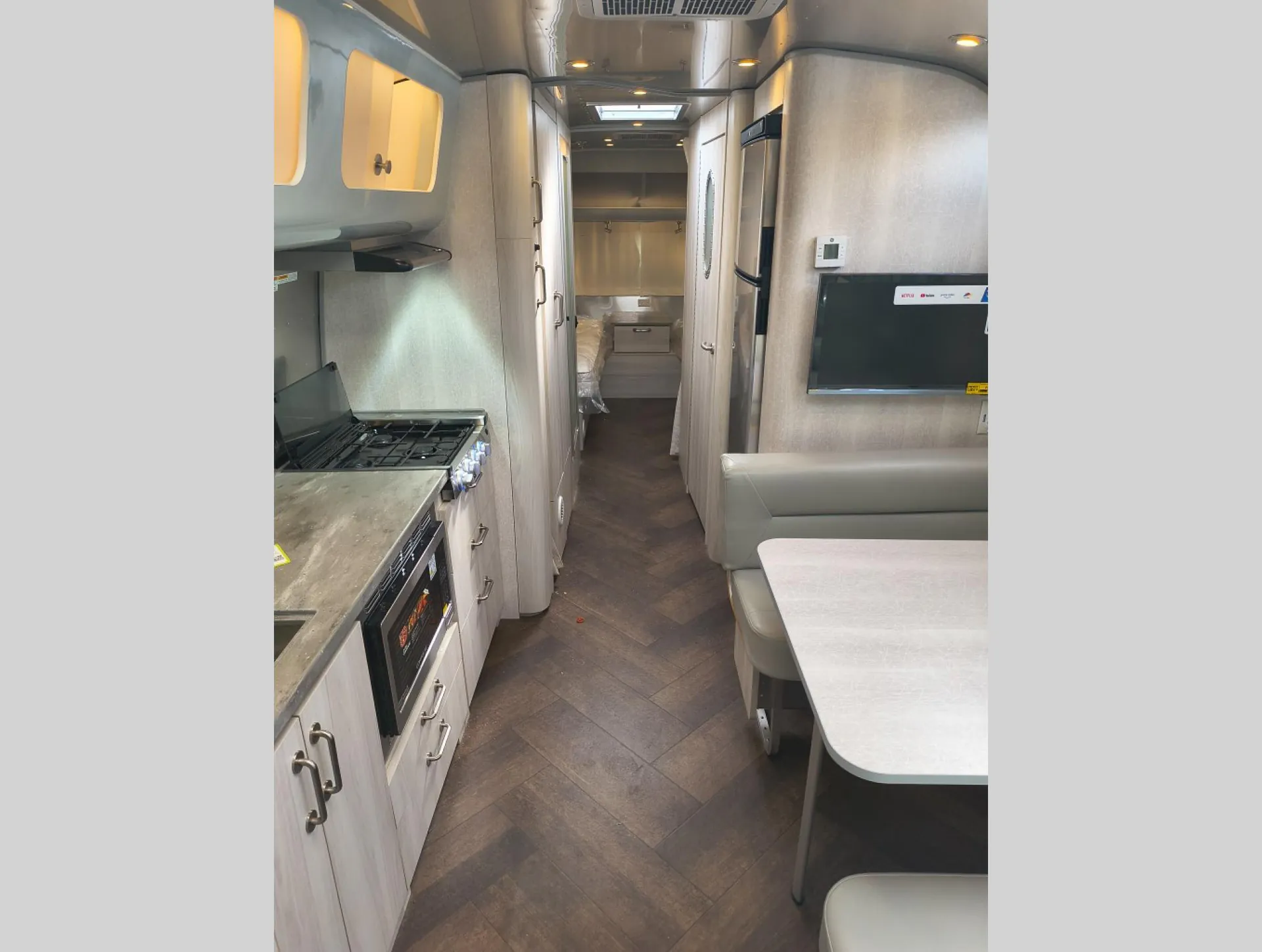 2026 Airstream International 30RB Twin dealer photo 9 from Vogt RV Center