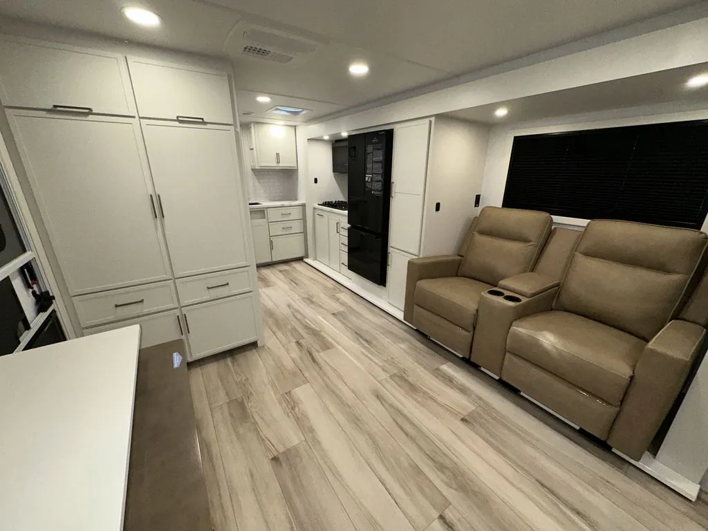 2026 Brinkley Model Ix 23X, Photos photo 11