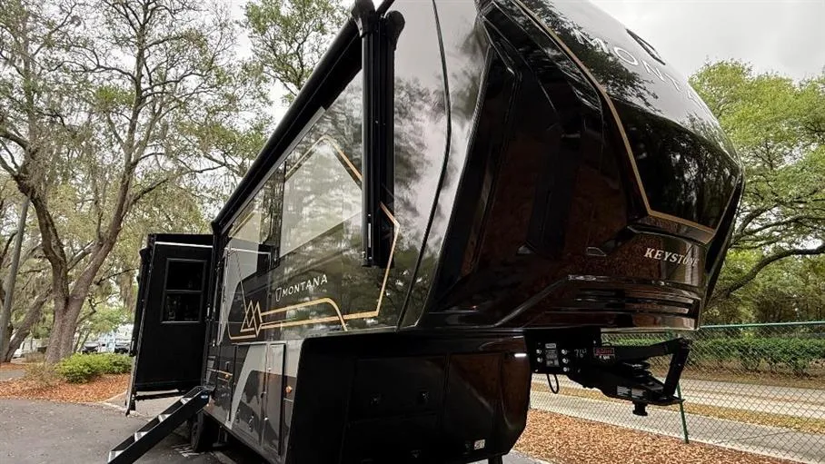 2026 Keystone Montana 3100RL - Photo 2