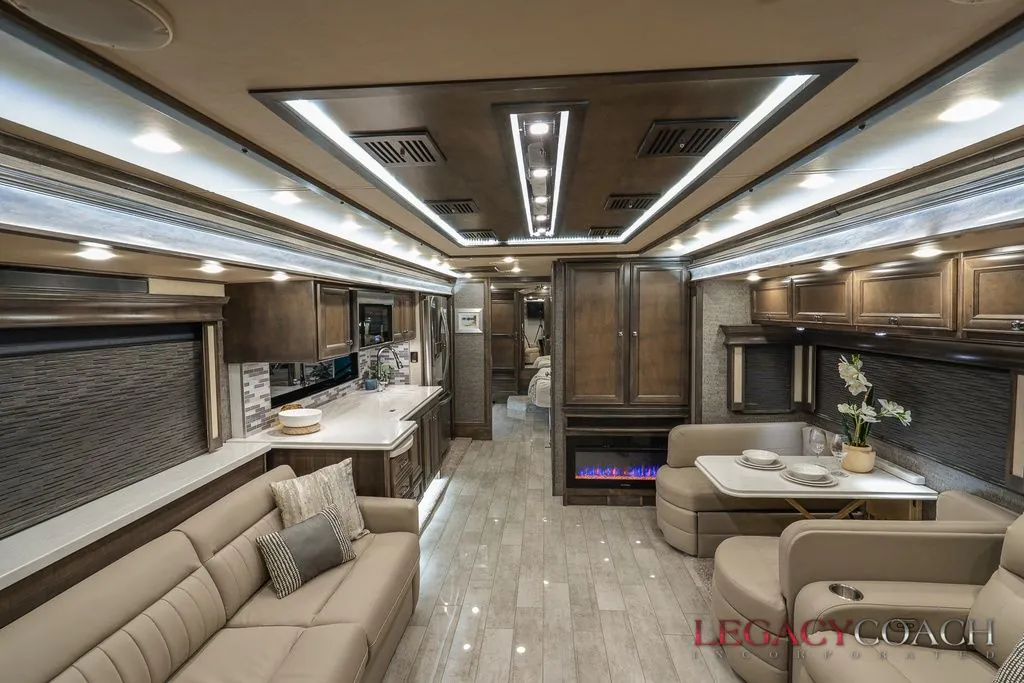 2022 Tiffin Phaeton 36 SH - Photo 4