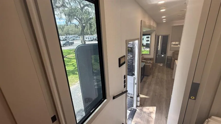 2025 Brinkley Model G 4100, Photos photo 29