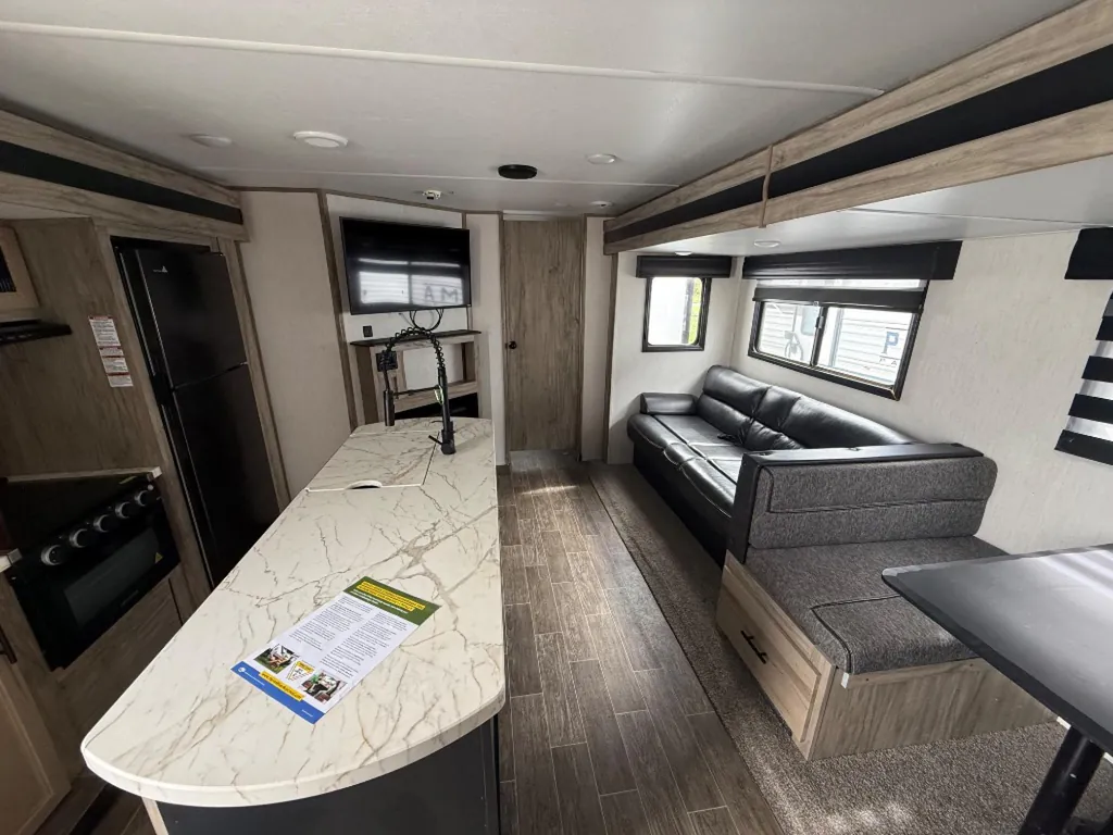 2021 Forest River Cherokee Alpha Wolf 33BH-L, Photos photo 3