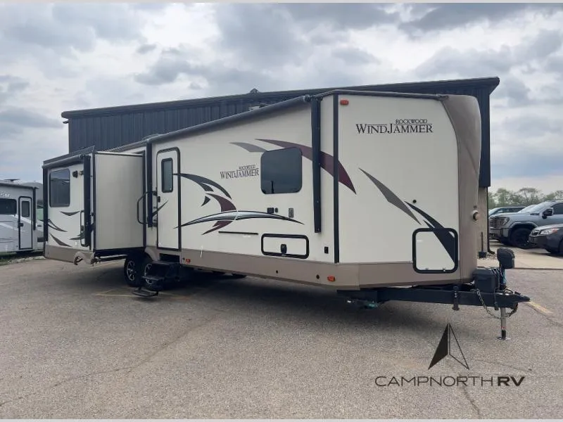 2018 Forest River RV Rockwood Wind Jammer 3029W - Photo 3
