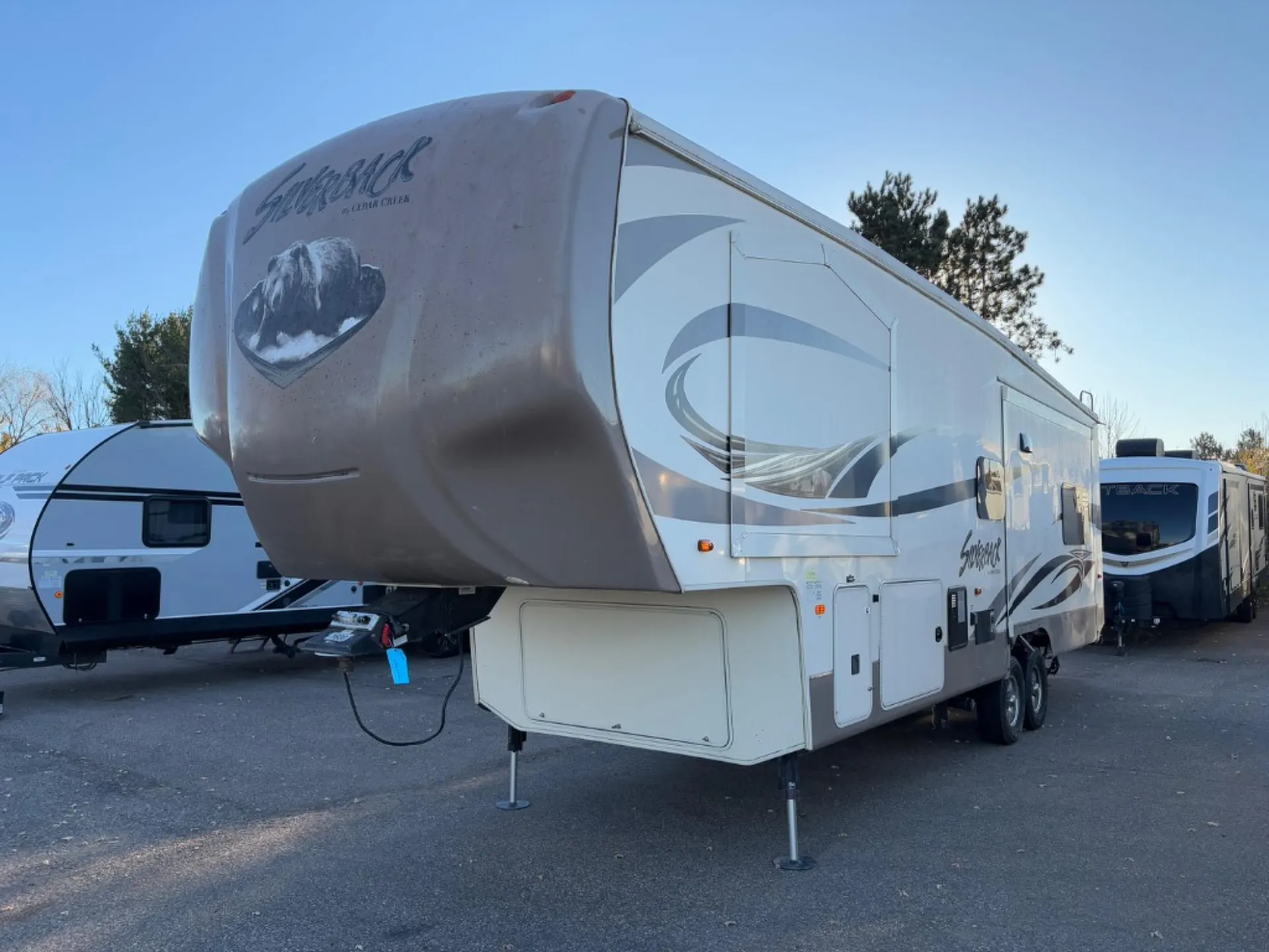 2016 Forest River Cedar Creek Silverback 29RE - Photo 4