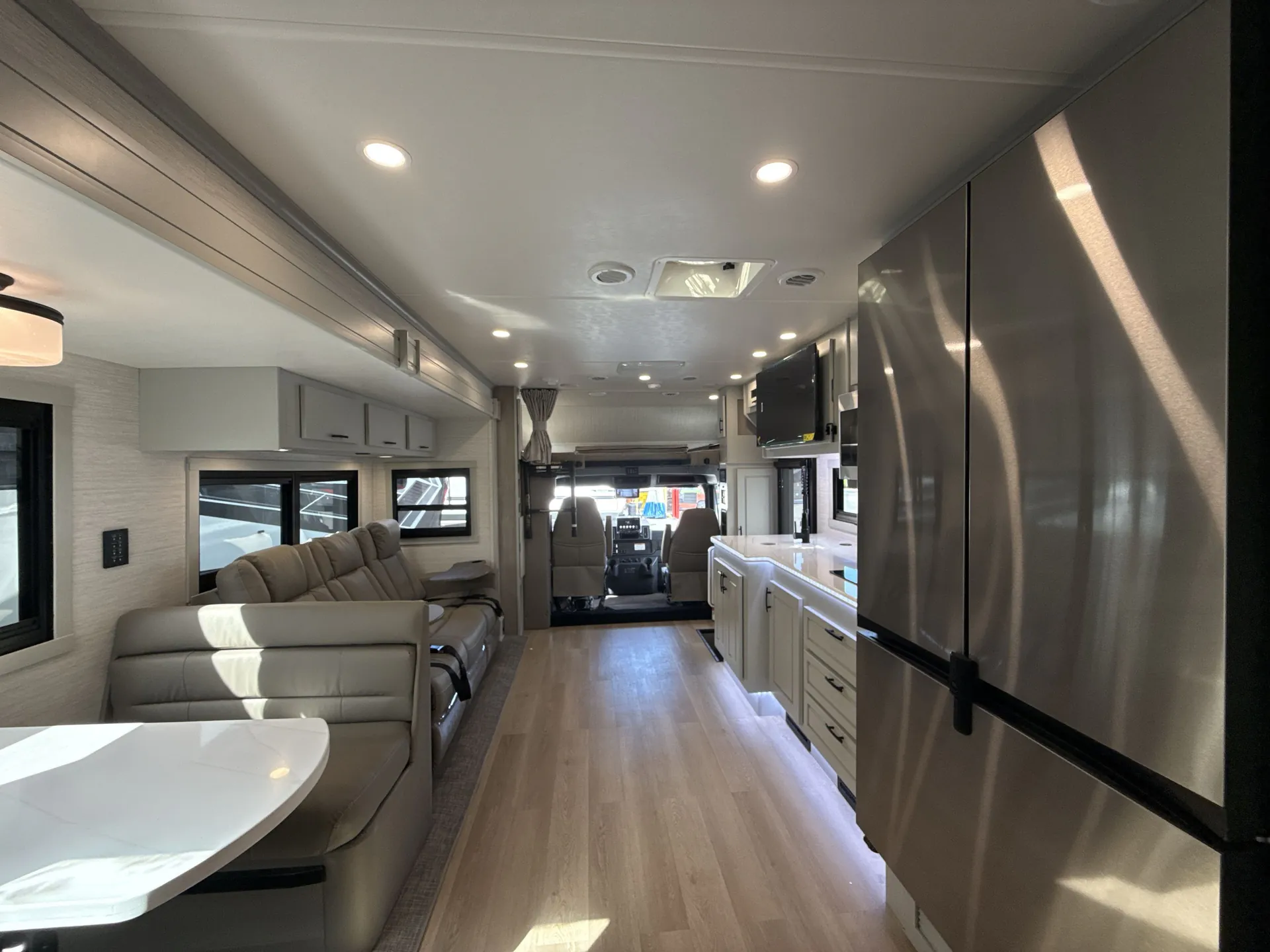 2026 dynamax Dynaquest Xl 3400KD — living area main