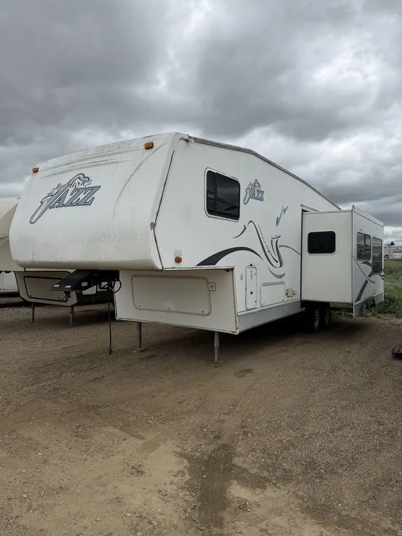 2004 Thor RV Jazz 2780BH - Photo 2