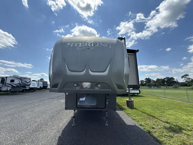 2013 Forest River Wildcat Sterling 32RL - Photo 4