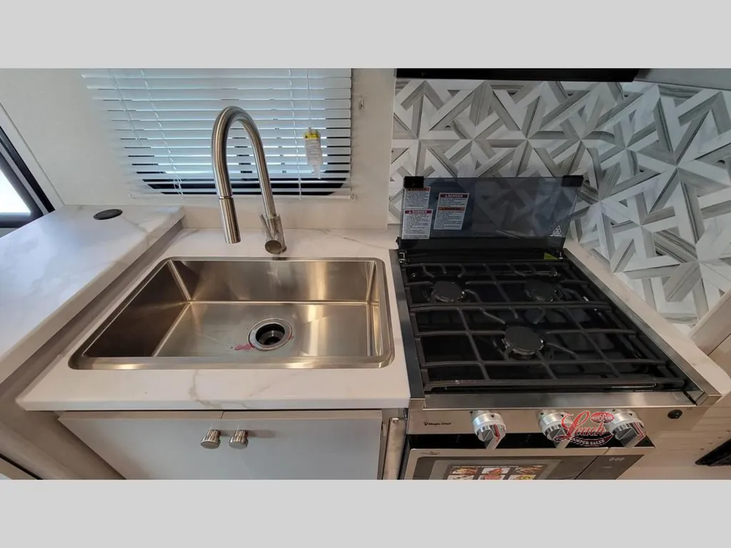 2026 Coachmen Freelander 22XG, Photos photo 15