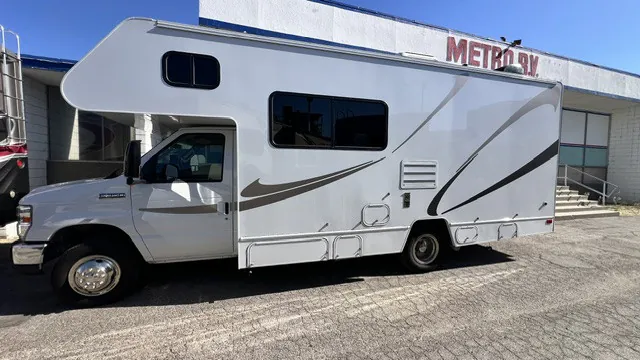2020 Winnebago Minnie Winnie 22R - Photo 2