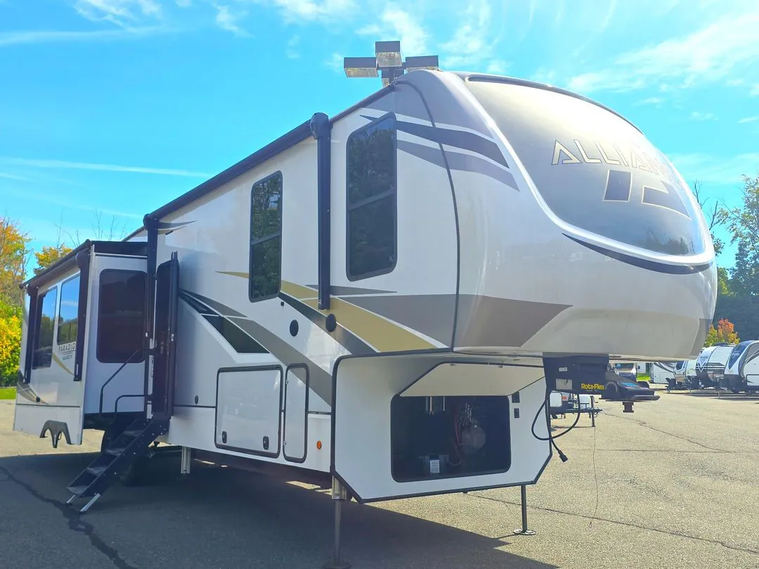 2022 Alliance RV Paradigm 372RK - Photo 2
