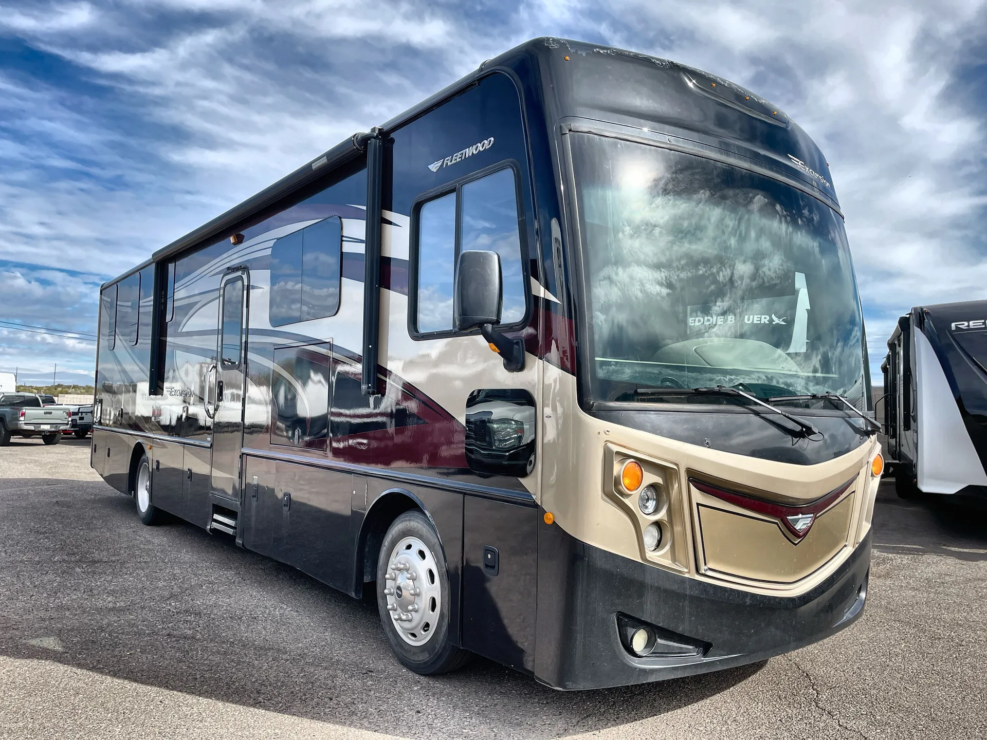 2015 Fleetwood Excursion 35E - Photo 2