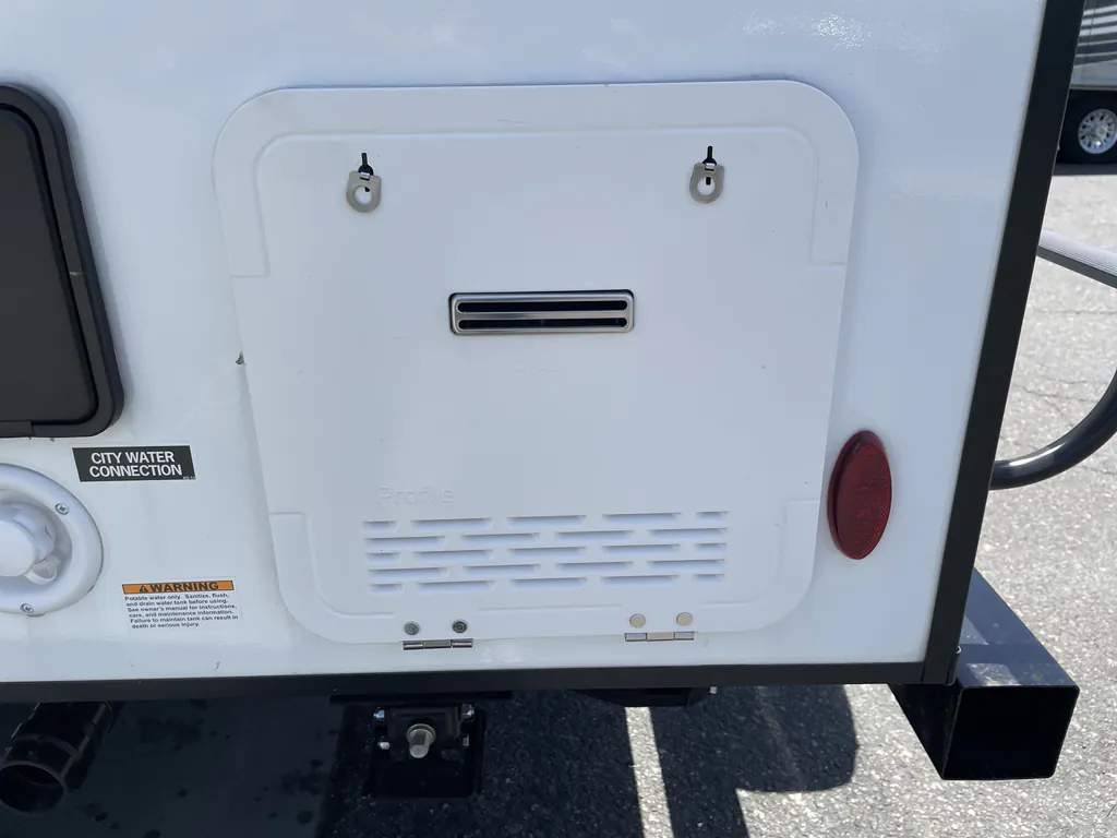 2027 Winnebago Micro Minnie 2108DS, Photos photo 19