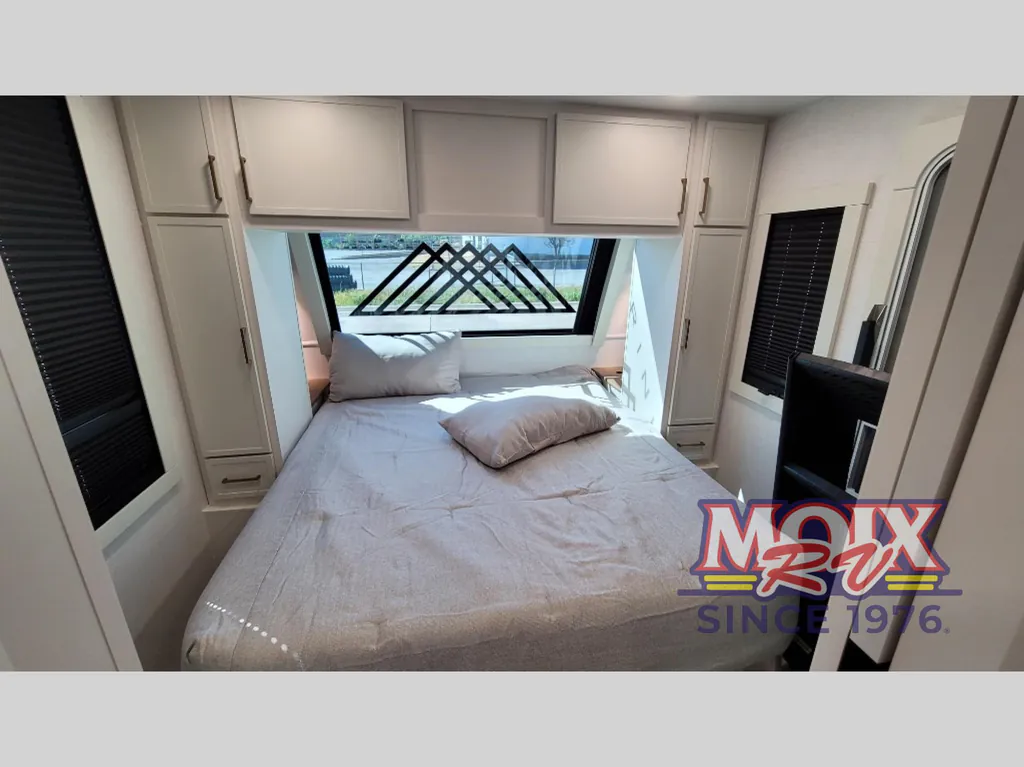 2027 Brinkley Model I 290, Photos photo 28