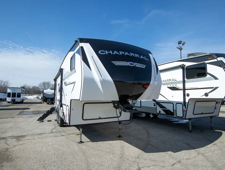 2023 Coachmen Chaparral Lite 25RE - Photo 2