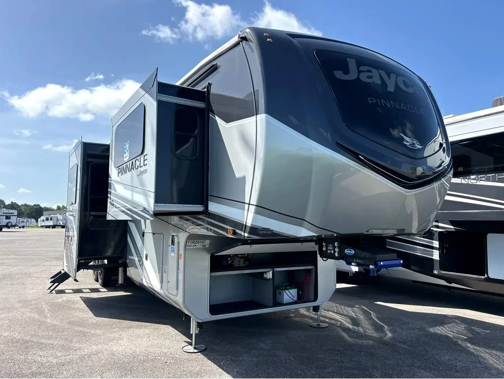2026 Jayco Pinnacle 39FLOK - Photo 2