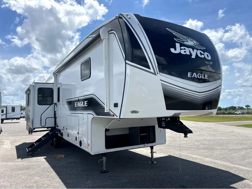 2026 Jayco Eagle 321RSTS - Photo 2
