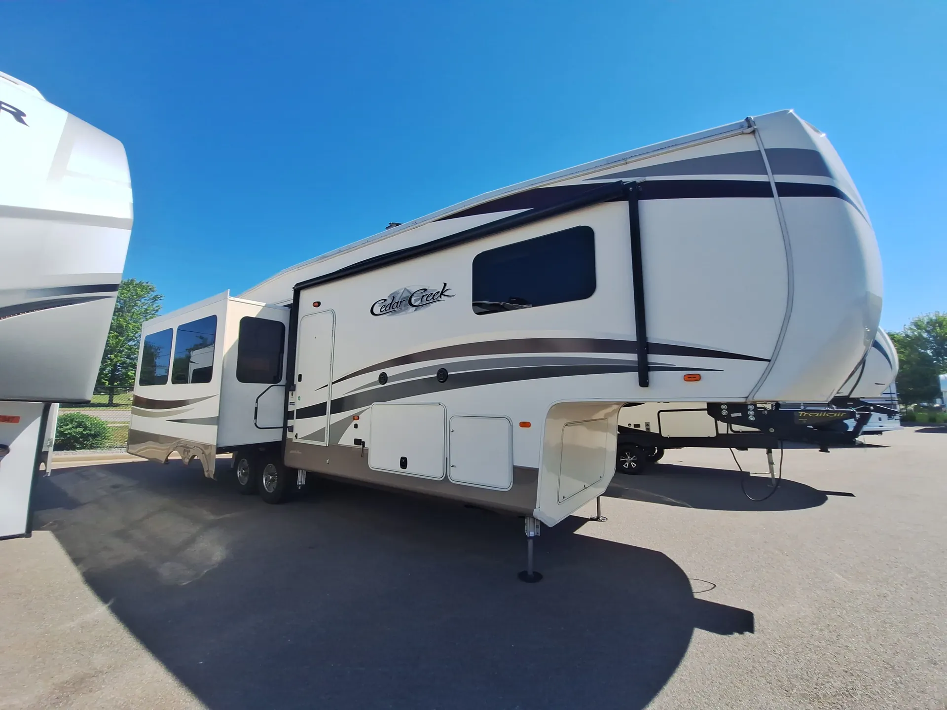 2018 Forest River Cedar Creek Hathaway Edition 34RL2 — campside