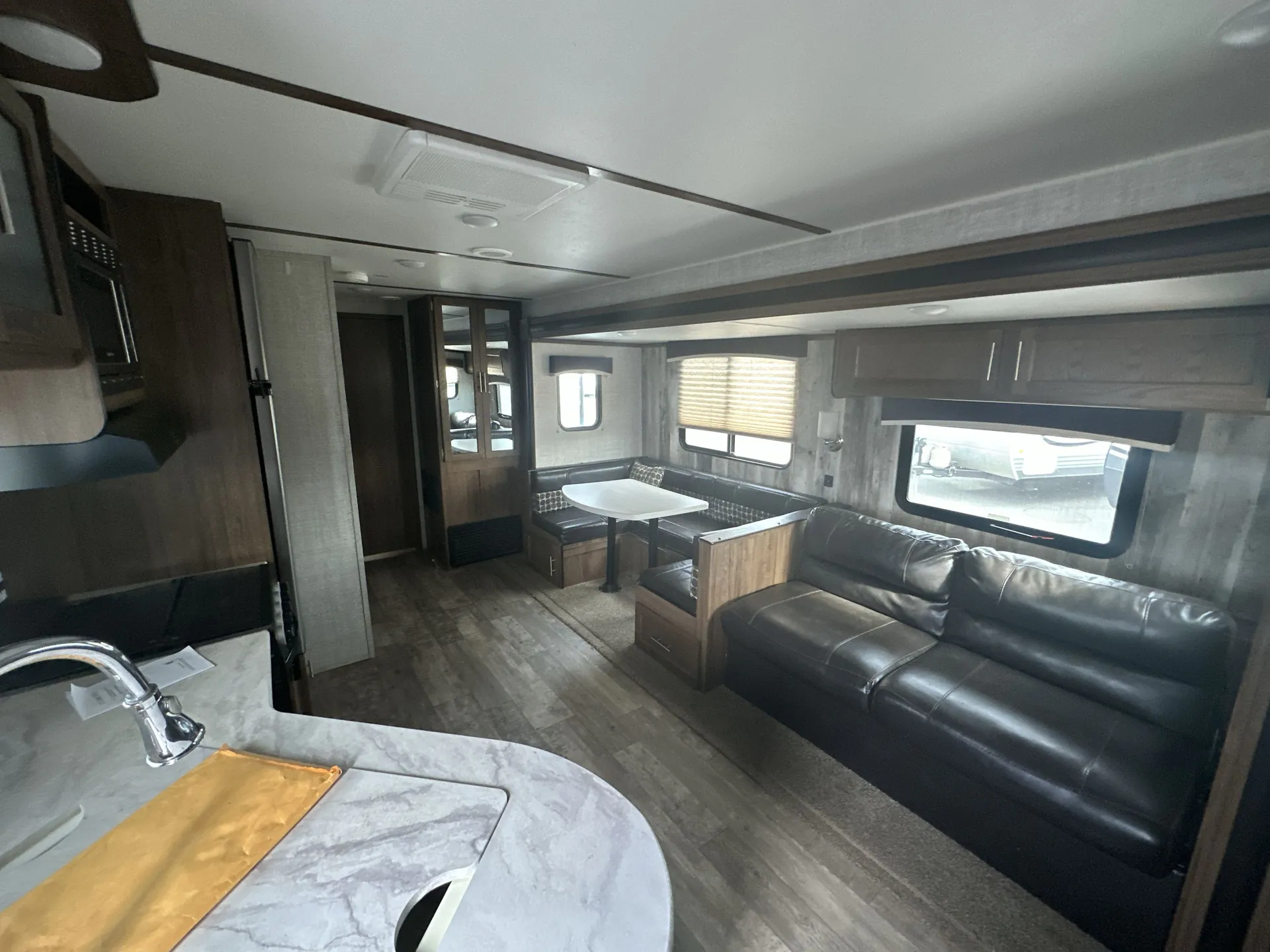 2019 Gulf Stream Conquest 30FRK — living area main